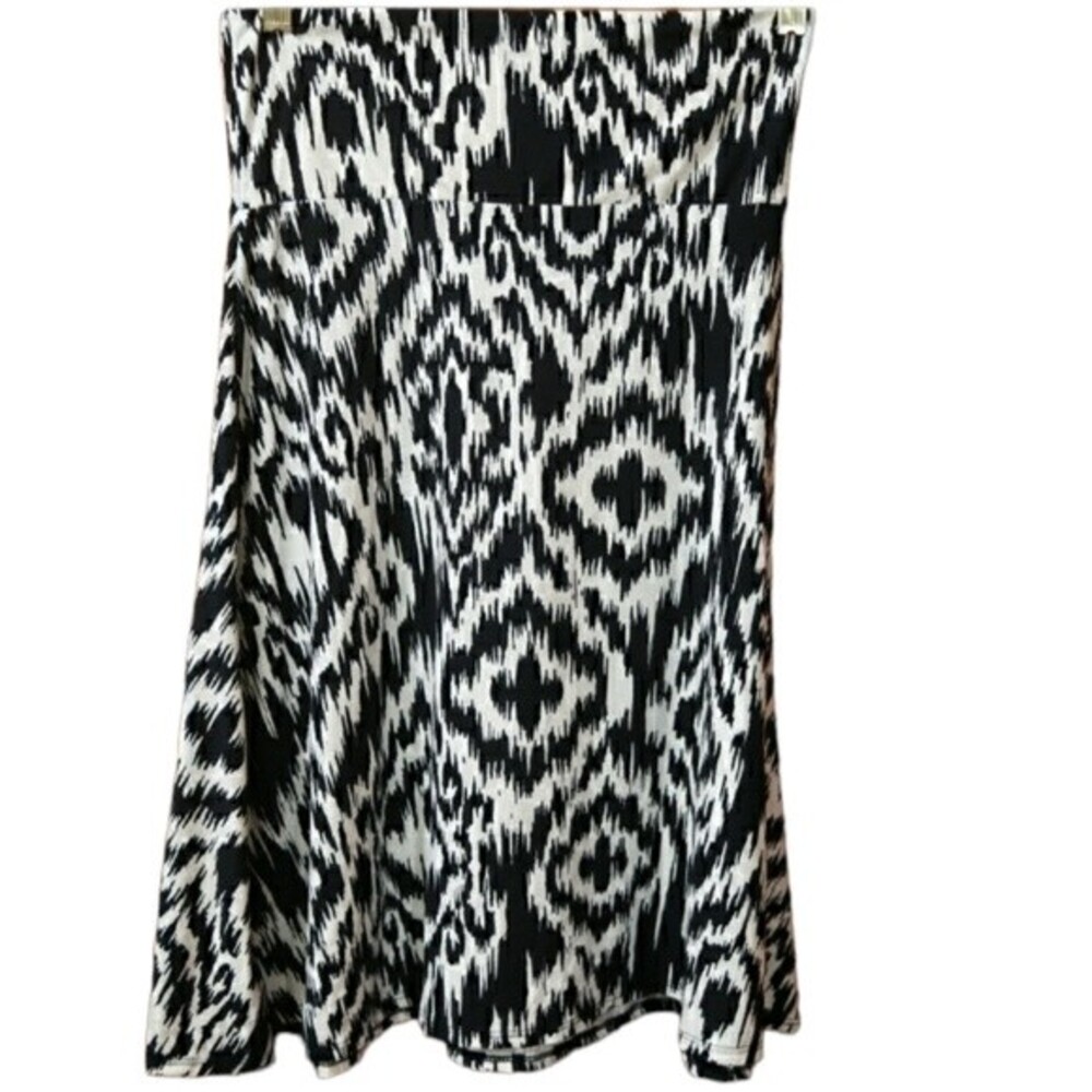 LuLaRoe Black White Print Knee-Length Skirt Small Stretchy Everyday Versatile